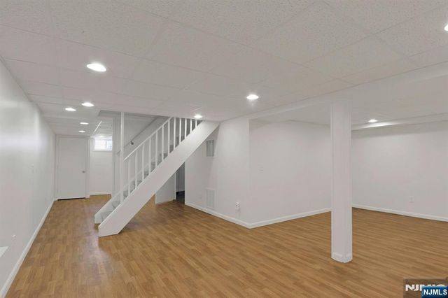 33 Clayton Street, Hillsdale, NJ 07642