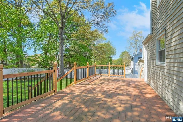 33 Clayton Street, Hillsdale, NJ 07642