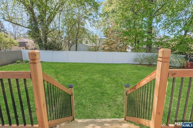 33 Clayton Street, Hillsdale, NJ 07642