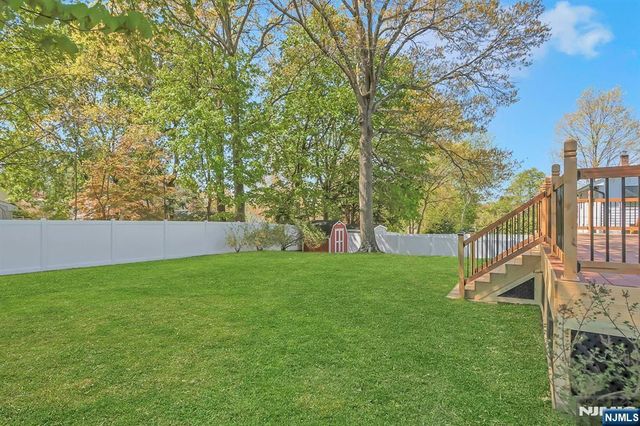 33 Clayton Street, Hillsdale, NJ 07642