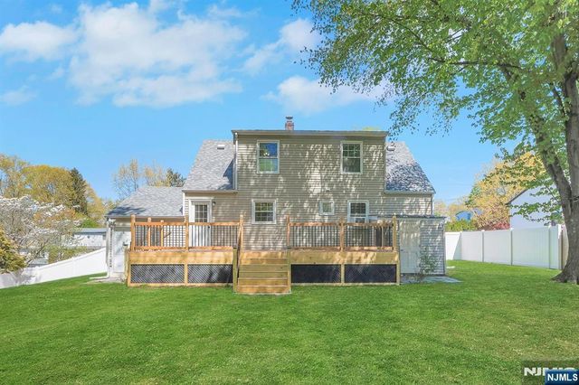 33 Clayton Street, Hillsdale, NJ 07642