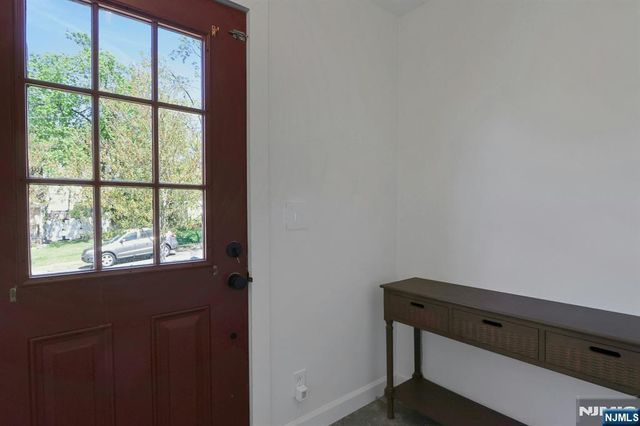 33 Clayton Street, Hillsdale, NJ 07642