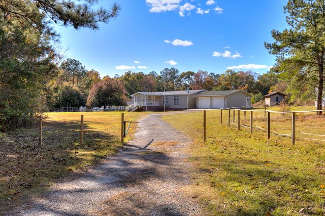 1064 Brandywine Trce, Summerton, SC 29148