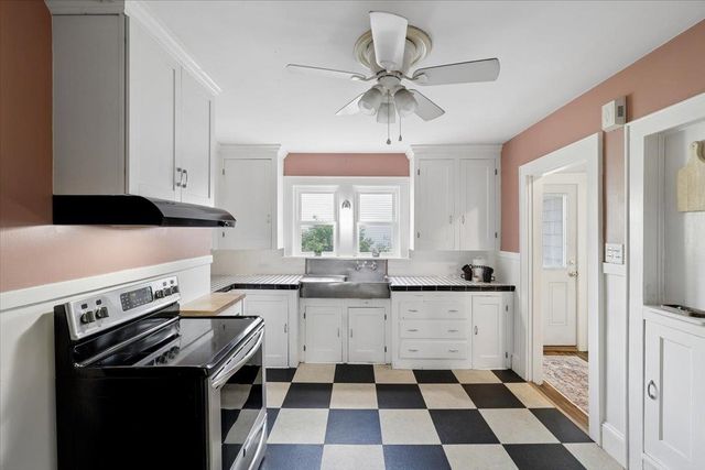 838 Maple Street, Manchester, NH 03104