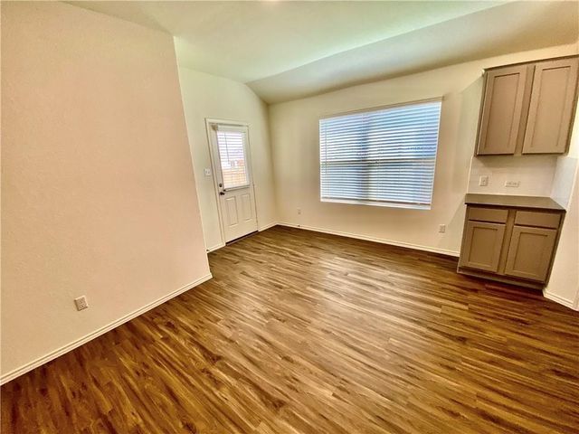 21313 Wilmiller LN, Pflugerville, TX 78660