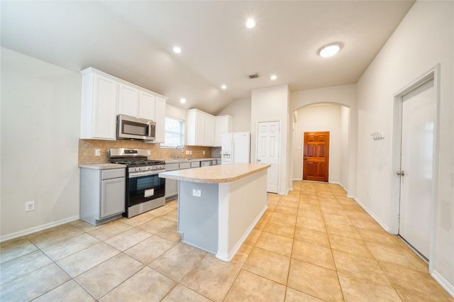 7615 Lakeside Manor Lane, Pearland, TX 77581