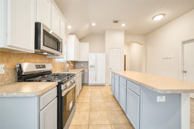 7615 Lakeside Manor Lane, Pearland, TX 77581