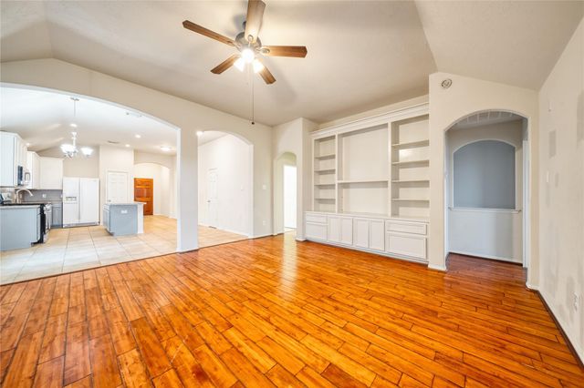 7615 Lakeside Manor Lane, Pearland, TX 77581