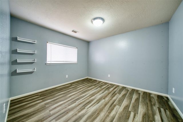 7615 Lakeside Manor Lane, Pearland, TX 77581