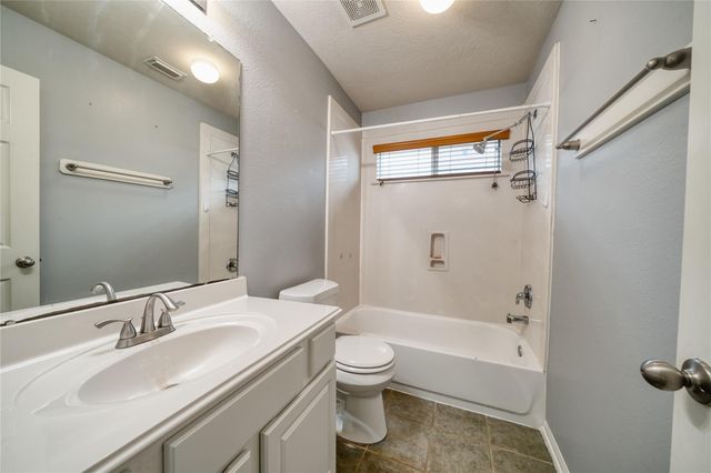 7615 Lakeside Manor Lane, Pearland, TX 77581