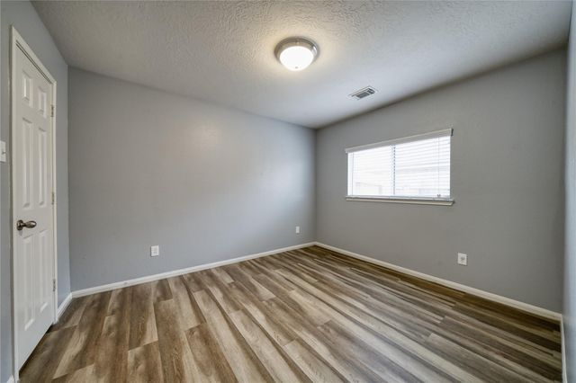 7615 Lakeside Manor Lane, Pearland, TX 77581