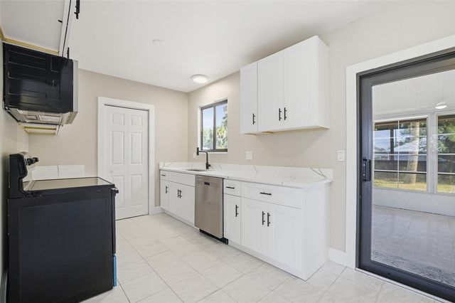 400 KENOVA STREET, Port Charlotte, FL 33954