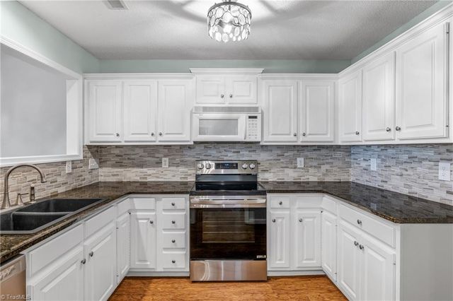 4696 Glengarry Circle, Greensboro, NC 27410