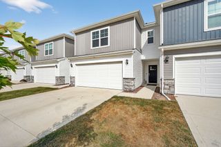 2541 SE Hawkins Avenue, West Des Moines, IA 50061