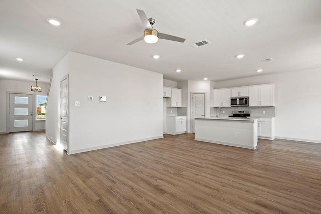 412 Wilshire RD, San Marcos, TX 78666