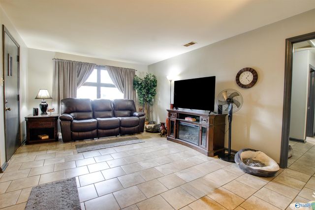 1414 10th Avenue Se, Decatur, AL 35601