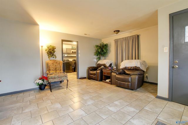 1414 10th Avenue Se, Decatur, AL 35601