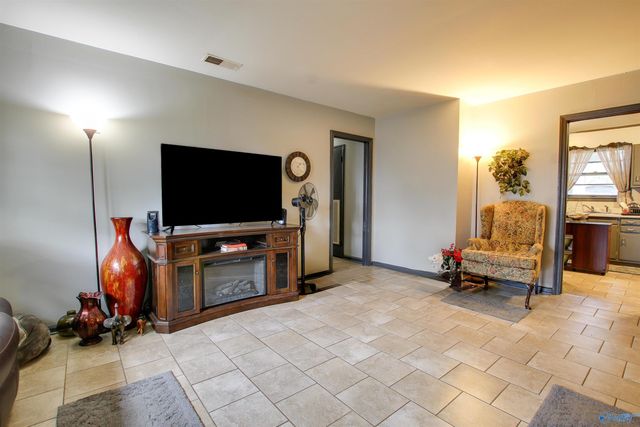 1414 10th Avenue Se, Decatur, AL 35601