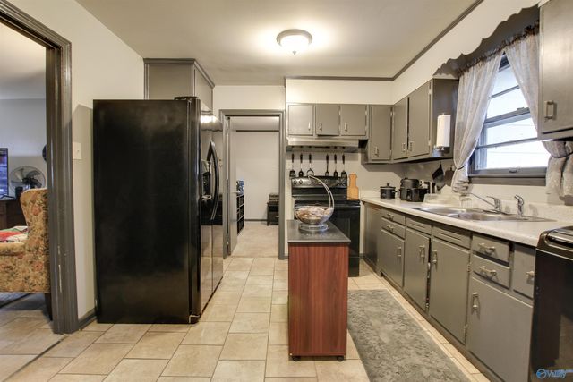 1414 10th Avenue Se, Decatur, AL 35601