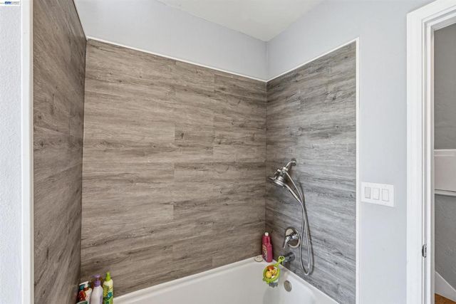 2546 Truman Ave, Oakland, CA 94605