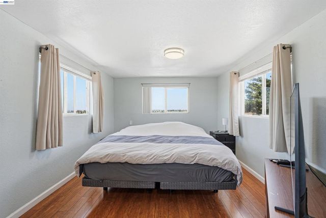 2546 Truman Ave, Oakland, CA 94605