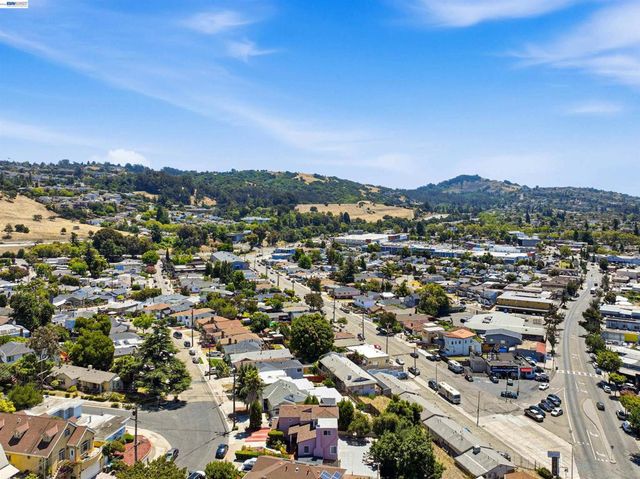 2546 Truman Ave, Oakland, CA 94605