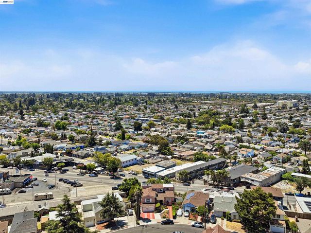 2546 Truman Ave, Oakland, CA 94605