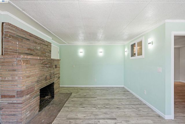 2546 Truman Ave, Oakland, CA 94605