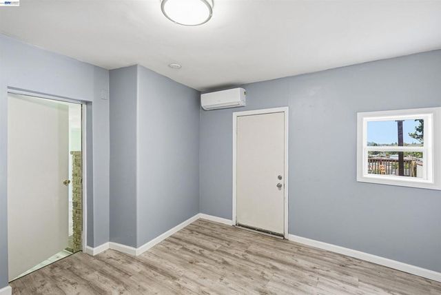 2546 Truman Ave, Oakland, CA 94605