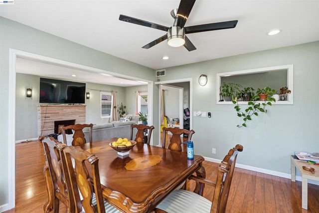 2546 Truman Ave, Oakland, CA 94605