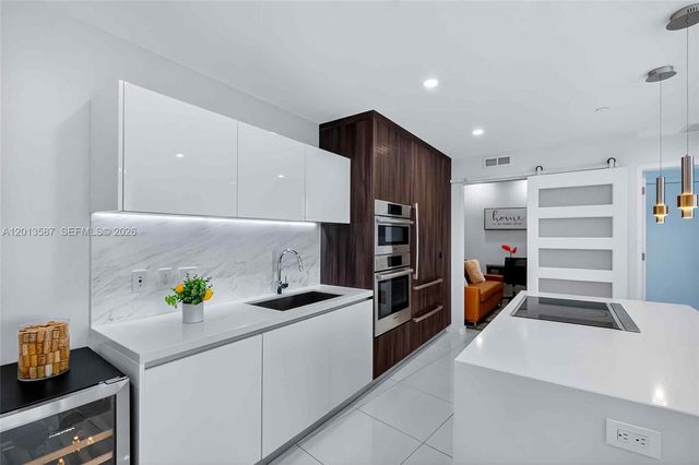 851 NE 1st Ave 1603, Miami, FL 33132