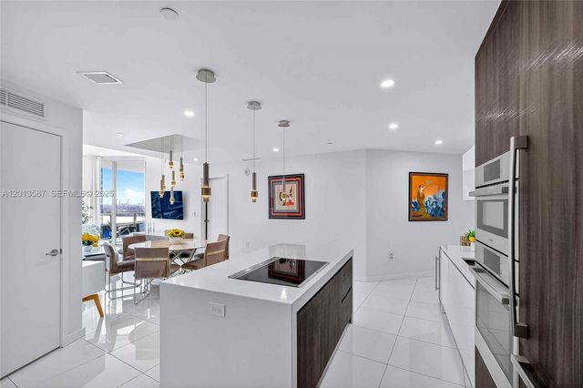 851 NE 1st Ave 1603, Miami, FL 33132