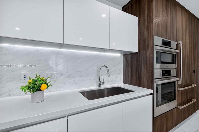 851 NE 1st Ave 1603, Miami, FL 33132