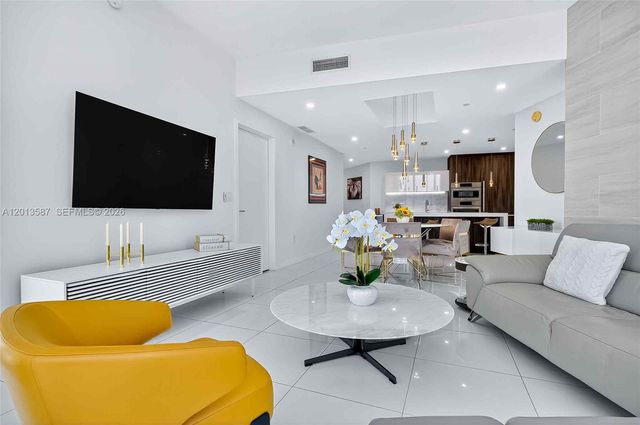 851 NE 1st Ave 1603, Miami, FL 33132