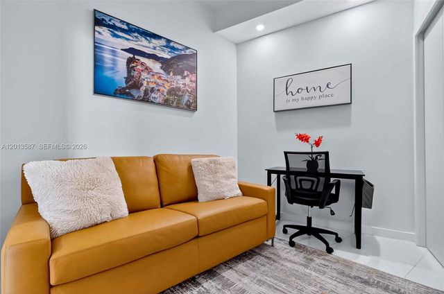 851 NE 1st Ave 1603, Miami, FL 33132