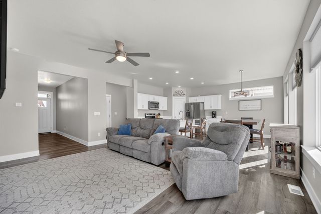 720 NE Pearl Drive, Ankeny, IA 50021