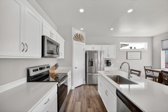 720 NE Pearl Drive, Ankeny, IA 50021