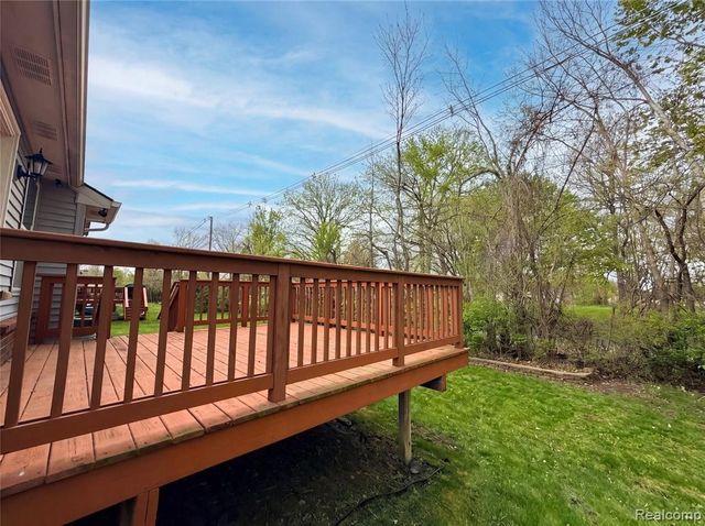 5988 Treetops Drive, Romulus, MI 48174