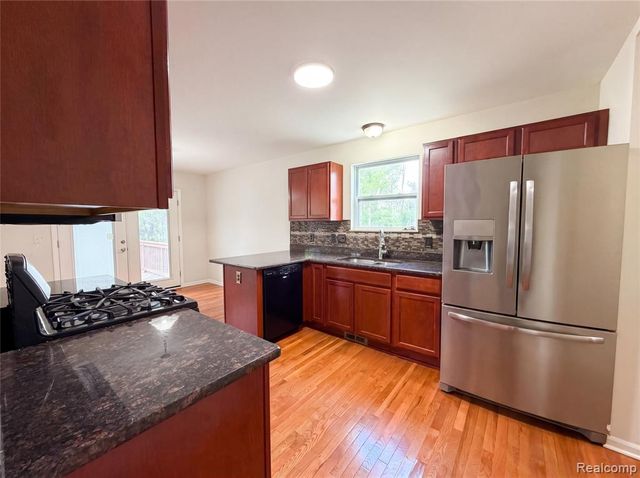 5988 Treetops Drive, Romulus, MI 48174