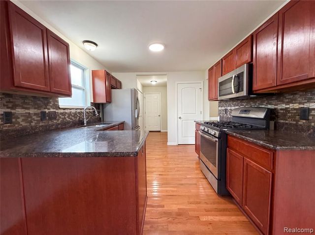 5988 Treetops Drive, Romulus, MI 48174