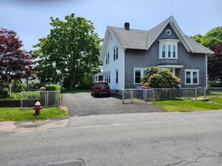 294 Clifford St, New Bedford, MA 02745