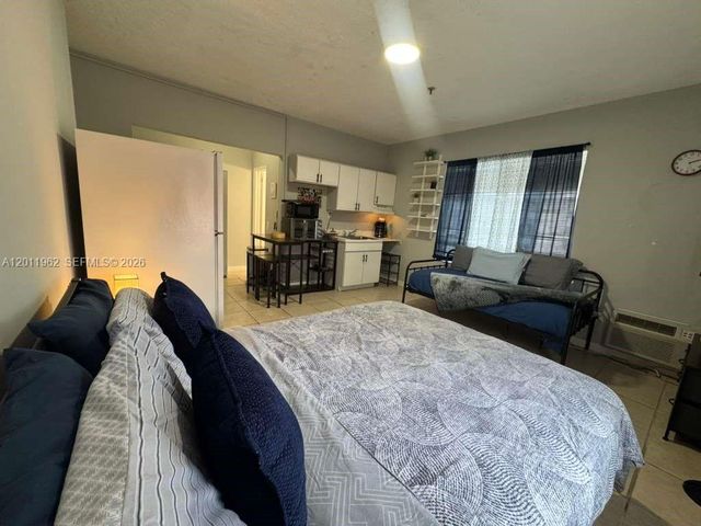 3700 Collins Ave S-309, Miami Beach, FL 33140