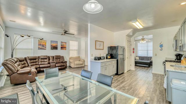 21 N NEW HAMPSHIRE AVE, Atlantic City, NJ 08401