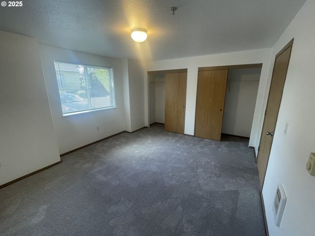 2448 Se 117TH Ave, Portland, OR 97216