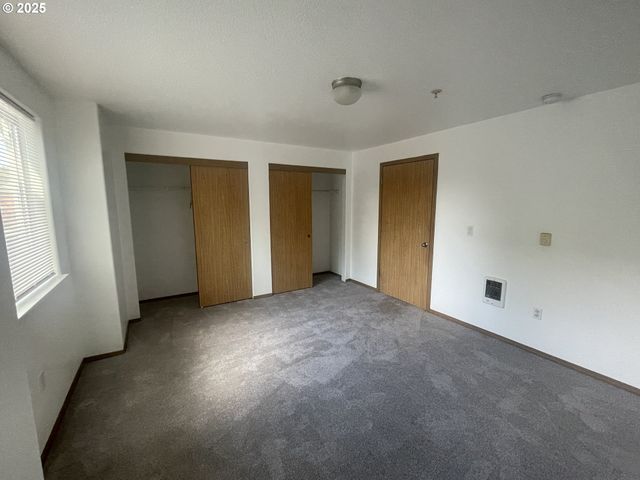 2448 Se 117TH Ave, Portland, OR 97216