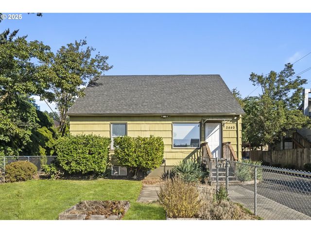 2448 Se 117TH Ave, Portland, OR 97216