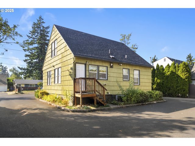 2448 Se 117TH Ave, Portland, OR 97216