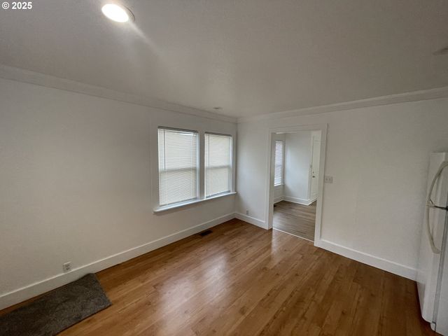 2448 Se 117TH Ave, Portland, OR 97216