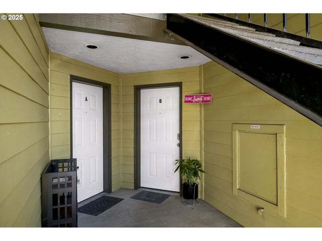 2448 Se 117TH Ave, Portland, OR 97216