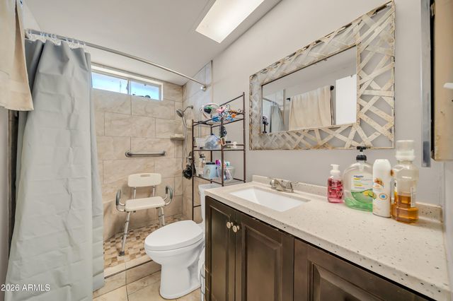 8933 W ROMA Avenue, Phoenix, AZ 85037